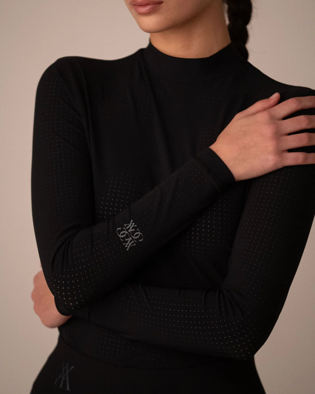 Black | AirTech Long Sleeve, close-up of the mesh sleeve and cuff