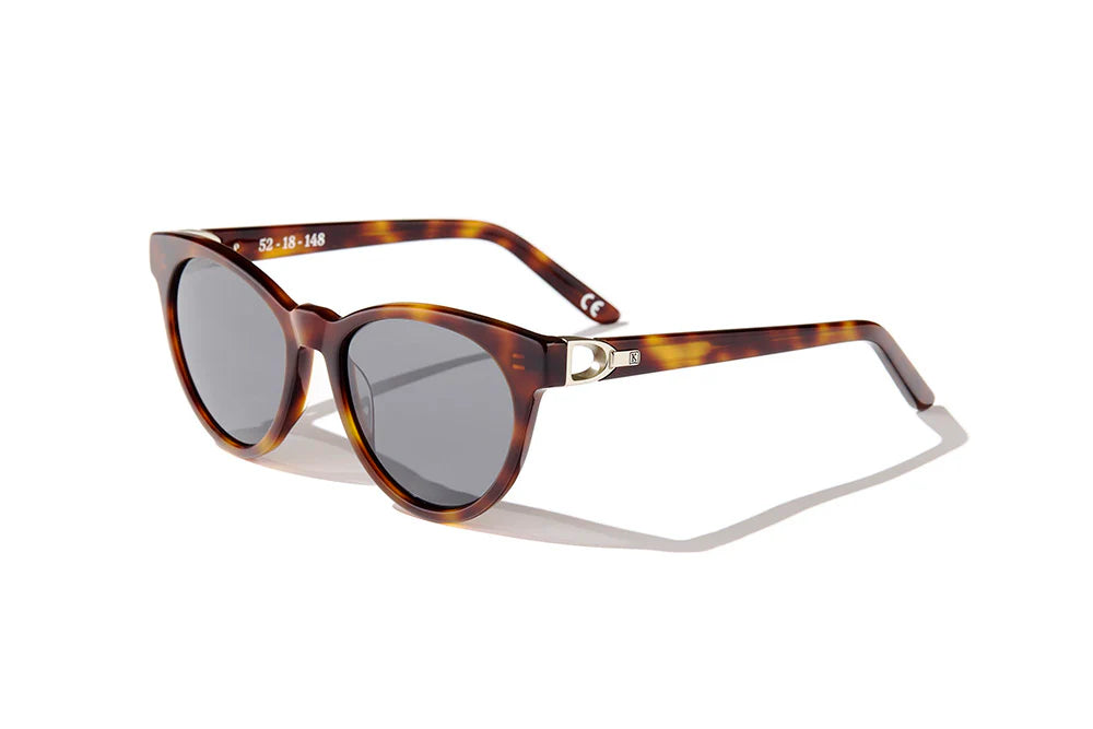 Dapple | The Chantilly, sunglasses with tortoiseshell frames, three-quarter view