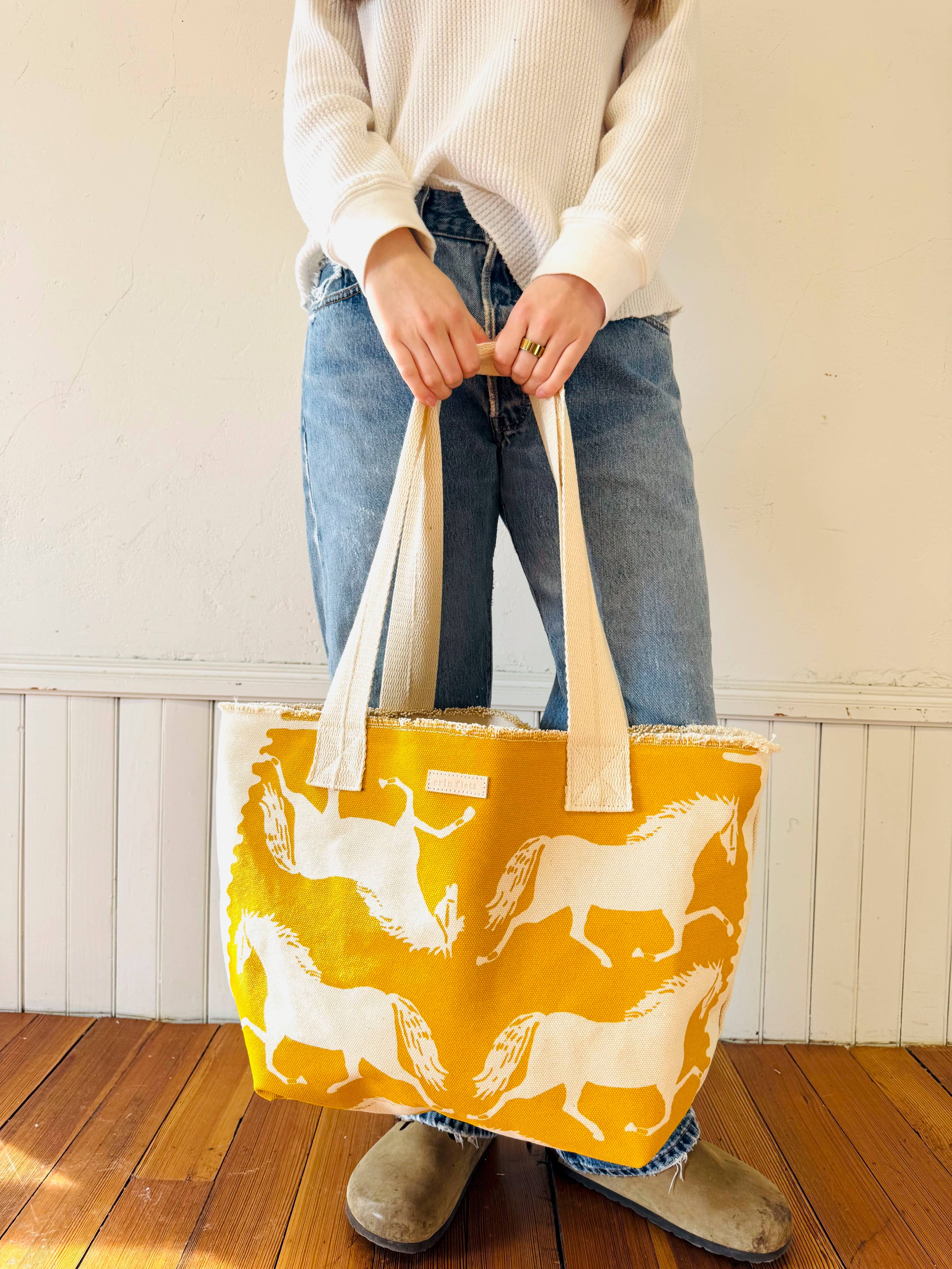 Meghan Tote – Lorton Trot: Yellow