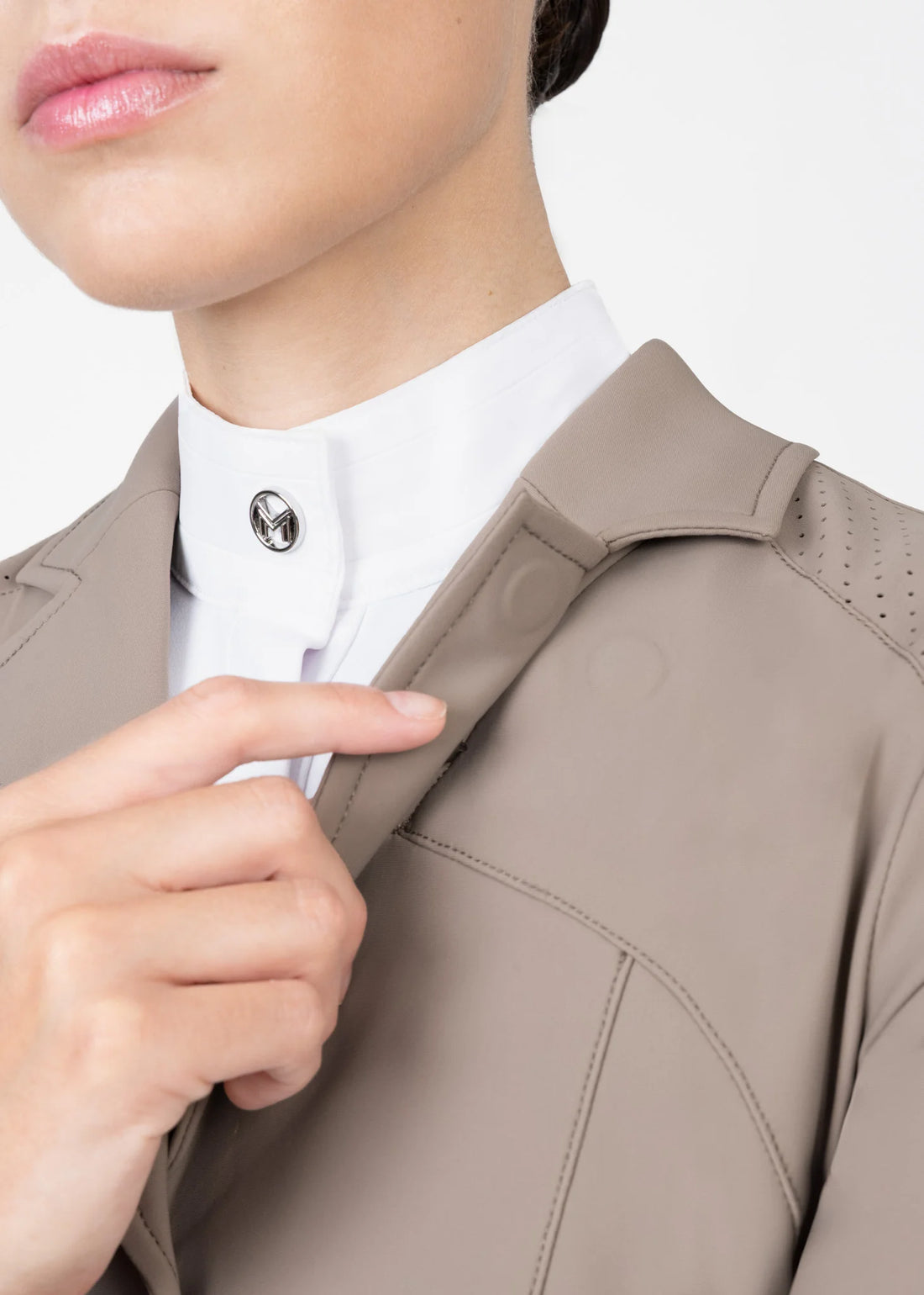 Taupe | Aura Show Jacket – MAXIMILIAN Equestrian, close-up of the collar and top button