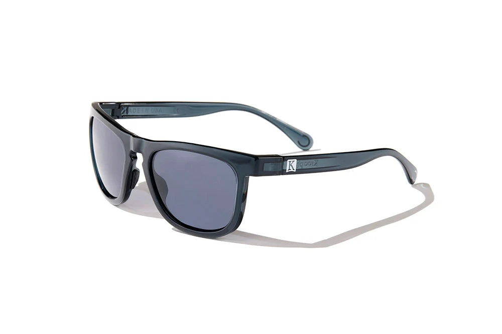 Midnight | The Ocala, sunglasses with navy frames, three-quarter view