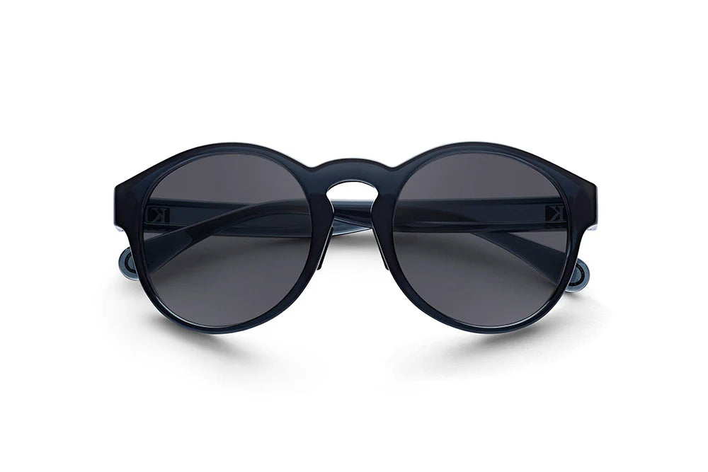 Midnight | The Wellington XS, sunglasses with navy frames, front view