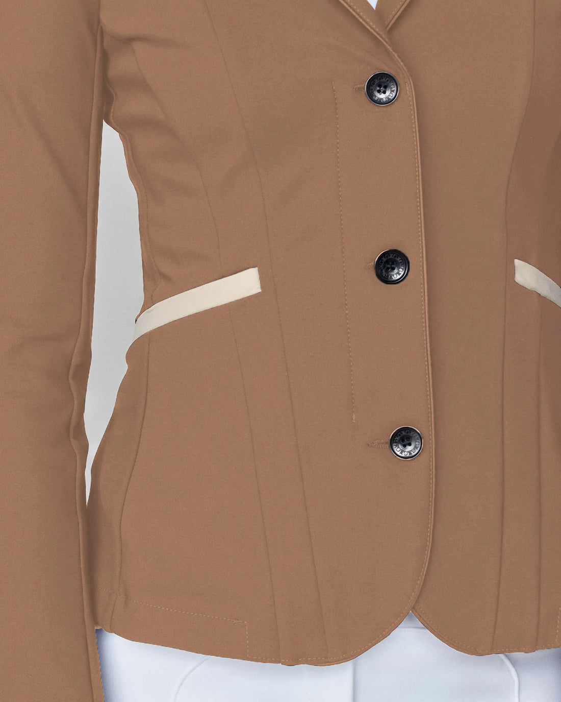 Camel | Contrast Show Jacket, close-up of the buttons and contrast piping