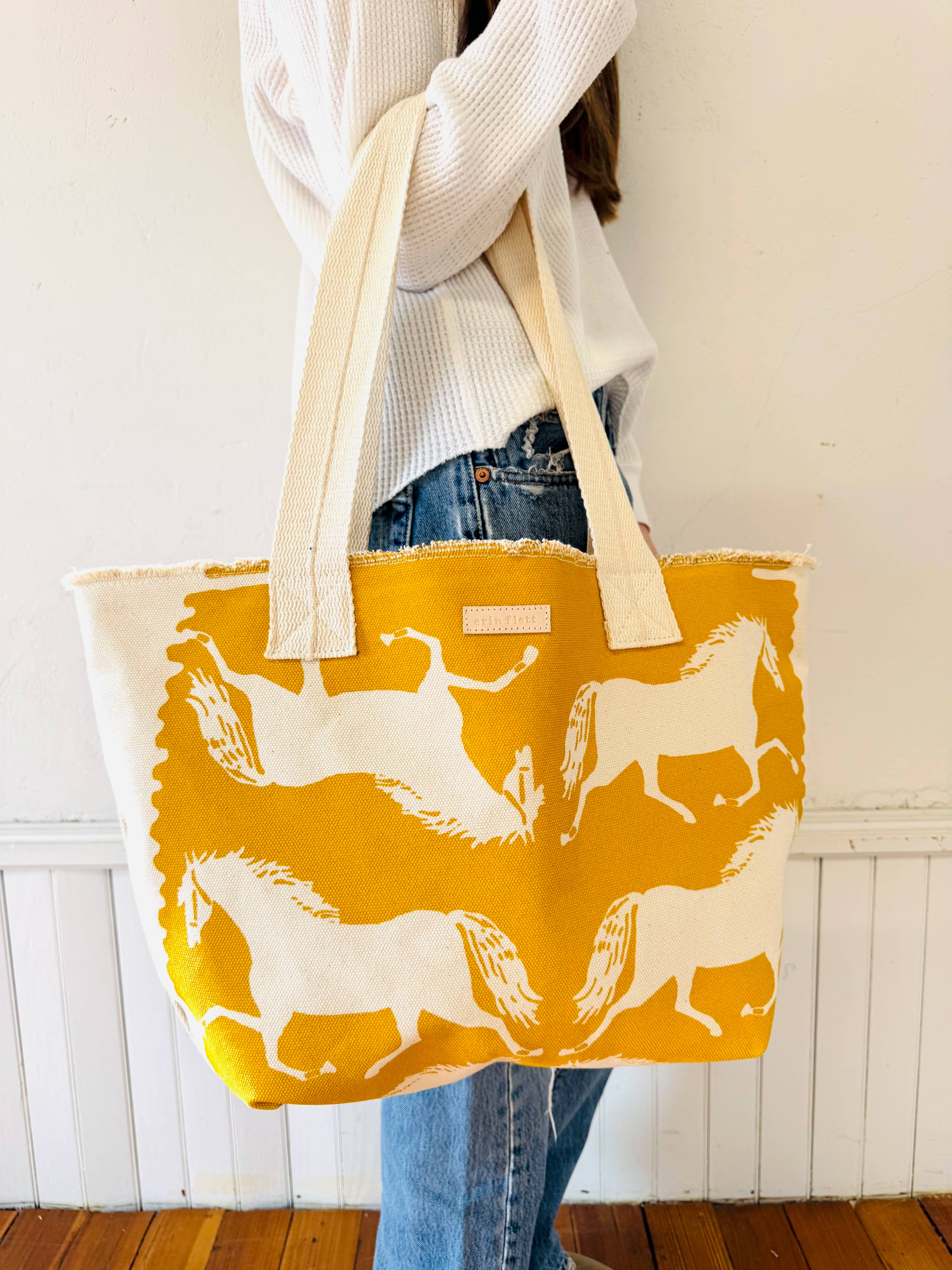 Meghan Tote – Lorton Trot: Yellow